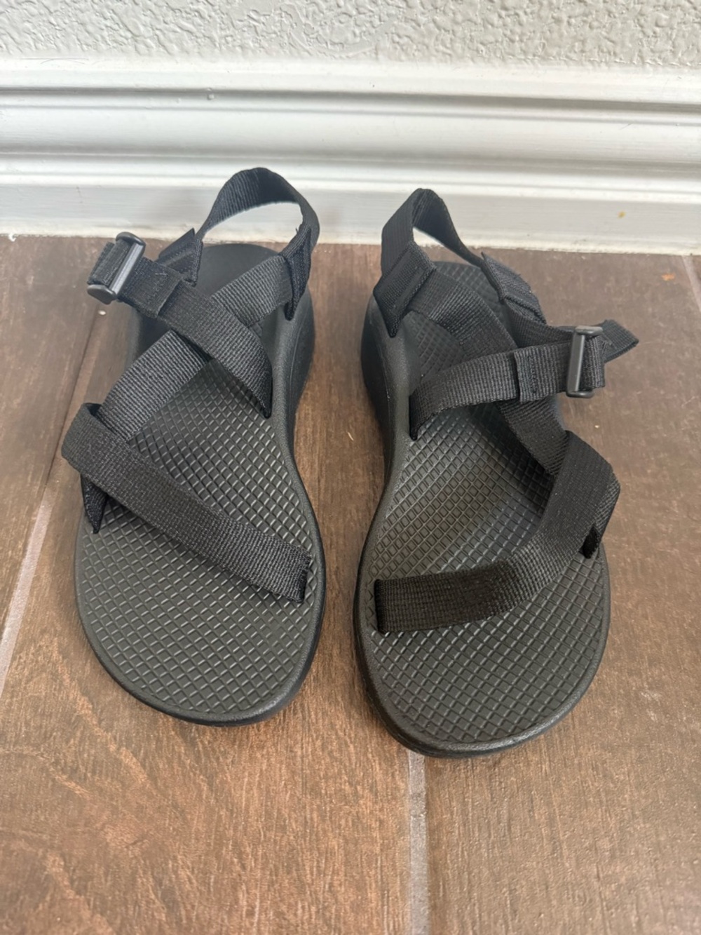 Chaco ZCloud Solid Black Women's Strappy Sandals